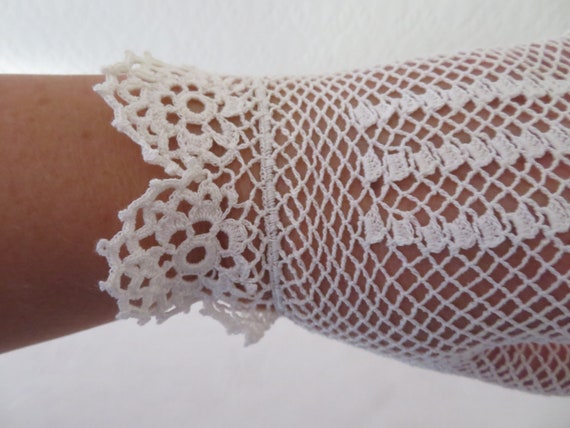 Vintage Ivory Stretch Cotton Crochet Gloves with … - image 4