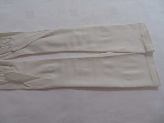 Vintage Ivory Stretch Satin Elbow Length Gloves -… - image 8