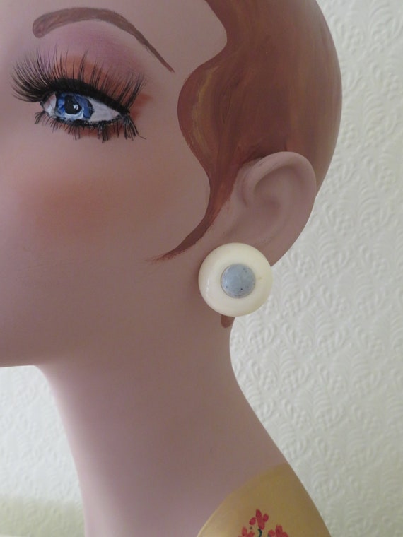Vintage Ivory and Speckled Pale Blue Lucite Earri… - image 4