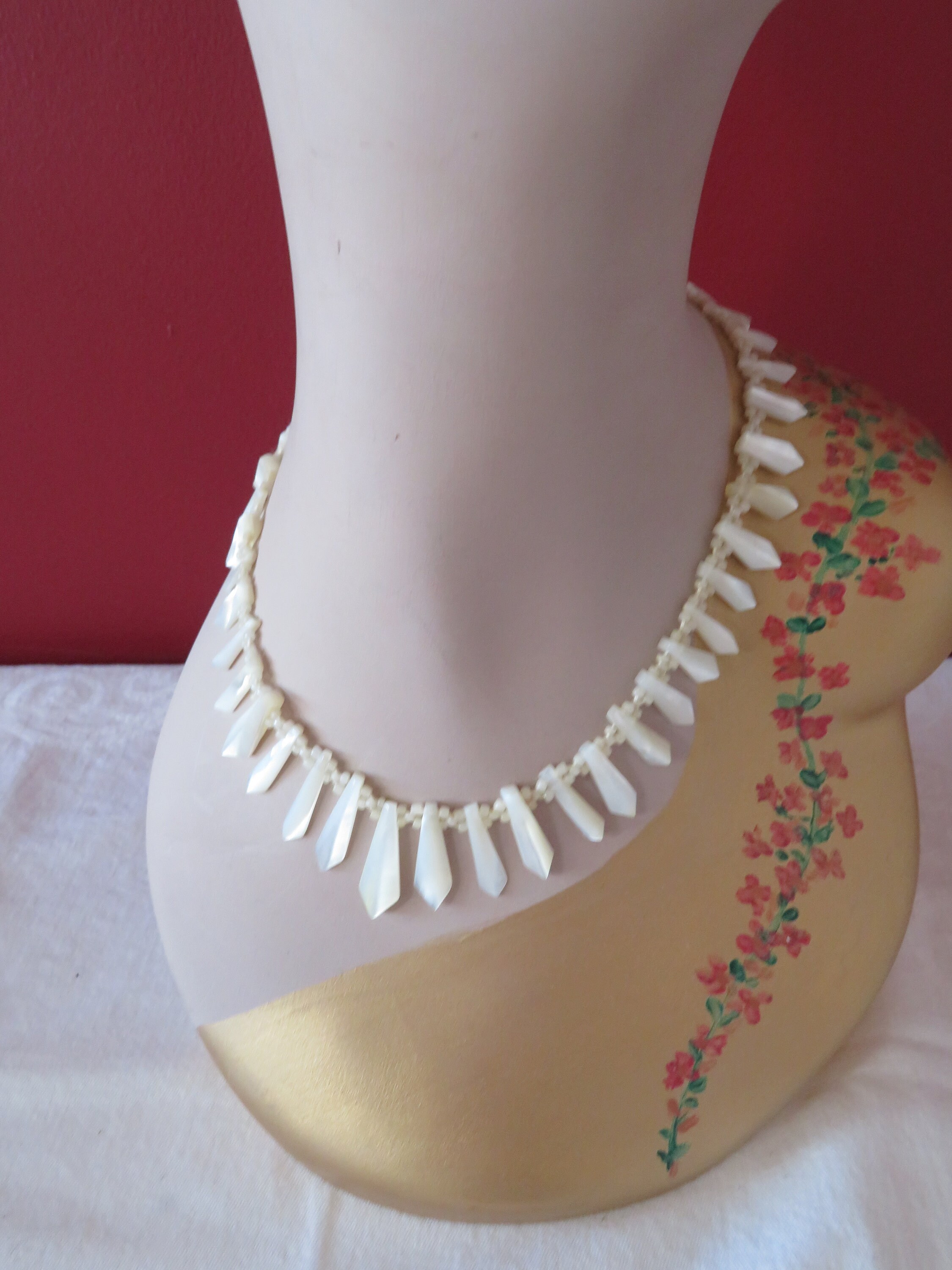 Collier Ras De Cou Style Art Déco - Nacre Et Métal Argenté - Longueur ~43cm - Occasion Bon état