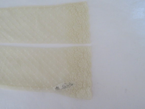 Vintage Ivory Semi Sheer Nylon Lace Elbow Length … - image 7