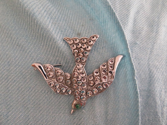 Peace Swallow Hand-Embroidered Brooch Pin Peace Swallow Hand-Embroidered Brooch Pin