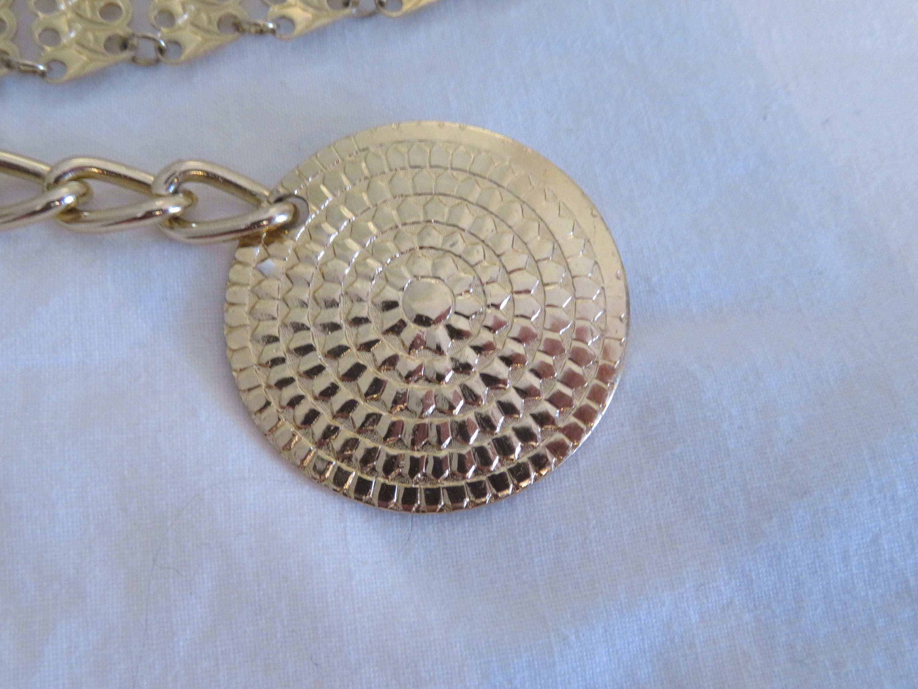Vintage Gold Tone Etched Link Belt With Coin Made in Hong  display picture 1