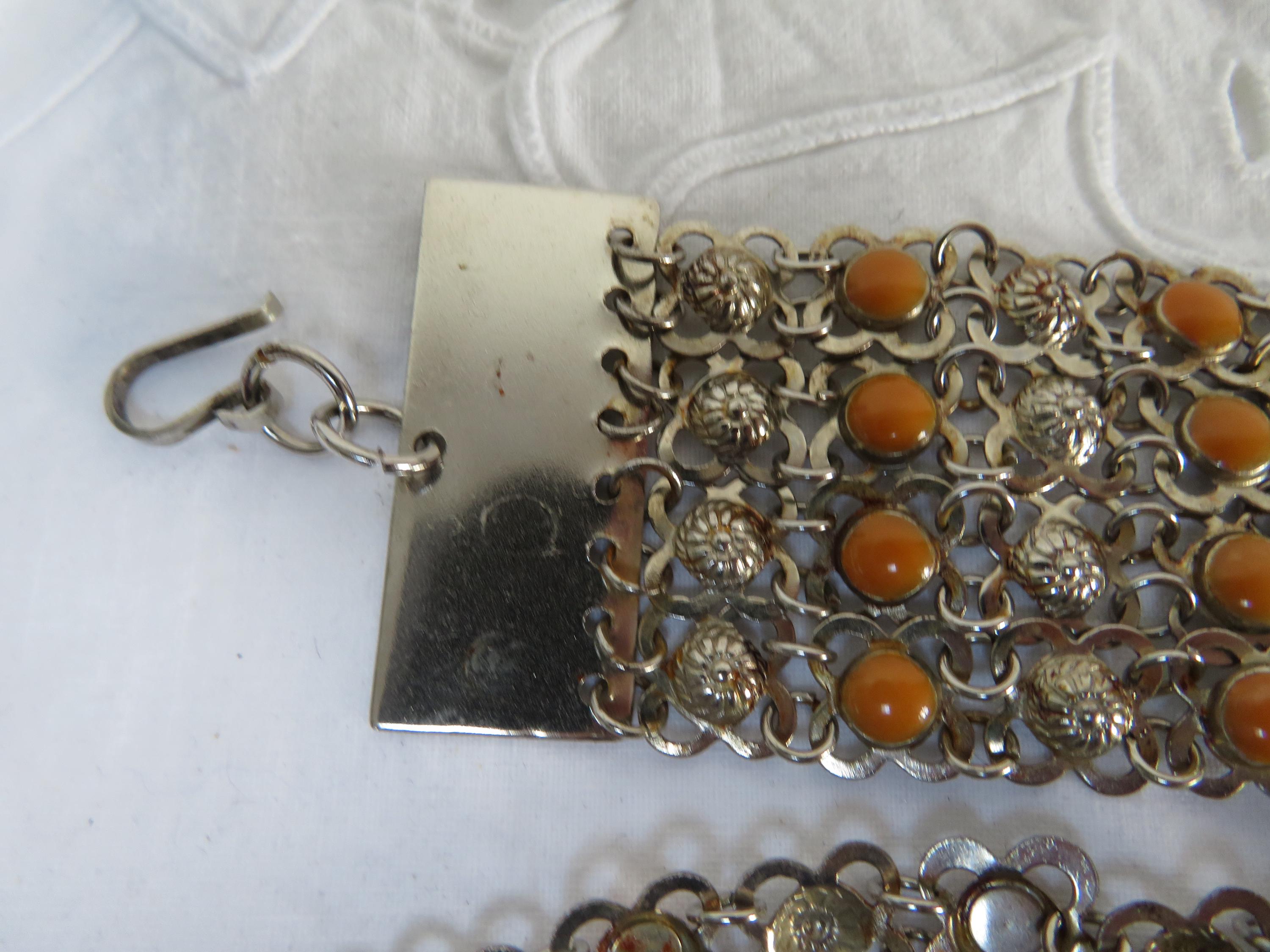 Vintage MOD lucite and silver  chain Link belt- rare item! Vintage Silver Tone Flower Link Multi Chain Belt, Ornate  main image 3