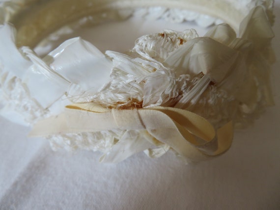 Vintage Ivory Raffia Ribbon Ring Tiara/Hat/Cap/Cr… - image 9