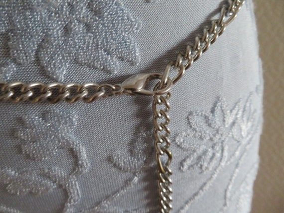 Vintage Silver Tone Figaro Chain Link Belt with D… - image 4