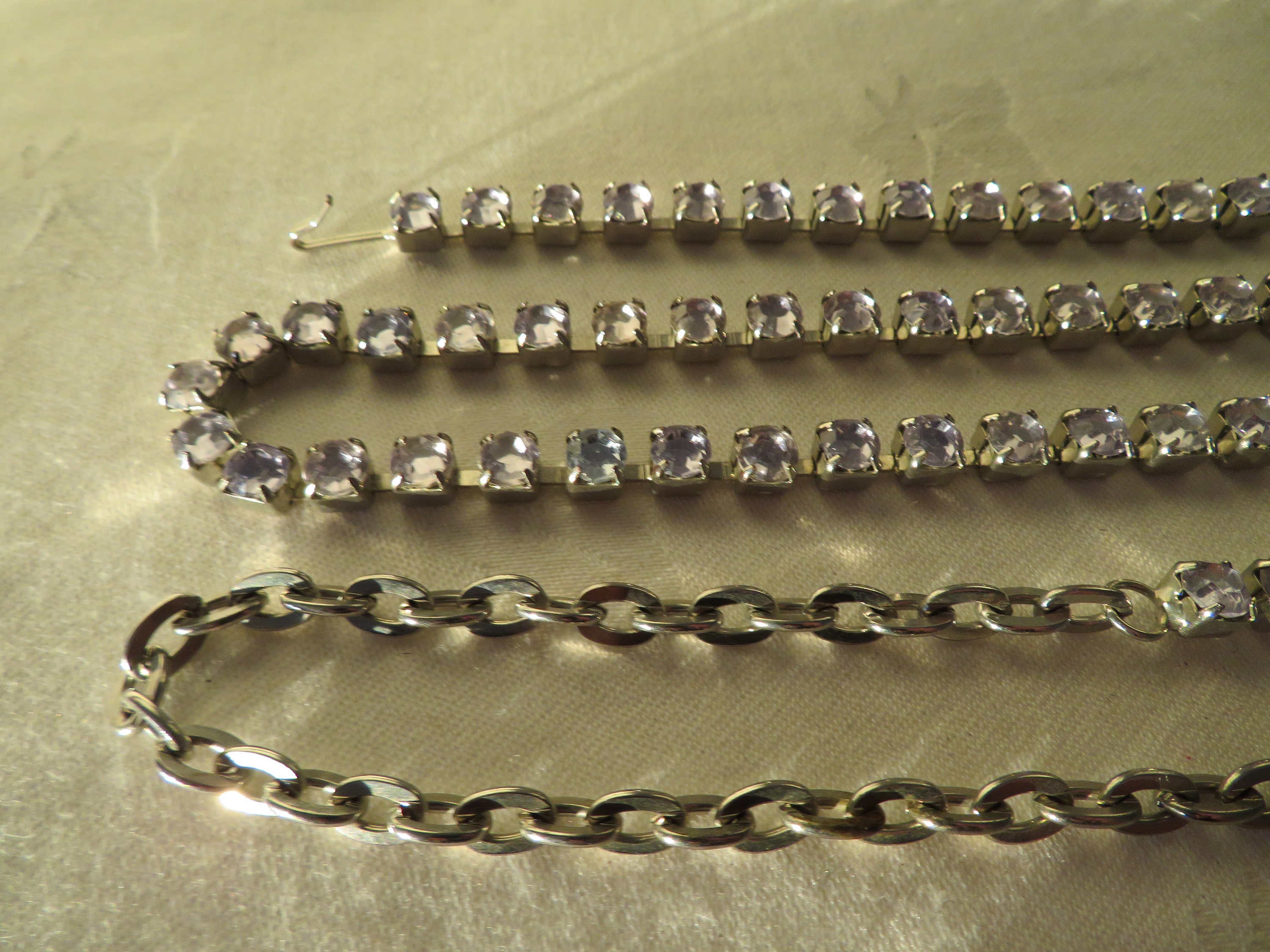 Starkles 80’s Vintage Sparkly Pronged RS Belt Set In Silver Toned Rhodium Metal. Vintage Silver Tone and Prong Set Pale Lilac Diamante  main image 2