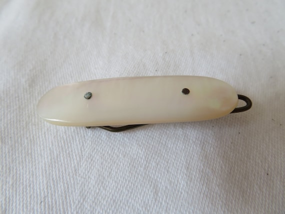 Vintage/Antique White Mother of Pearl Hand Carved… - image 1