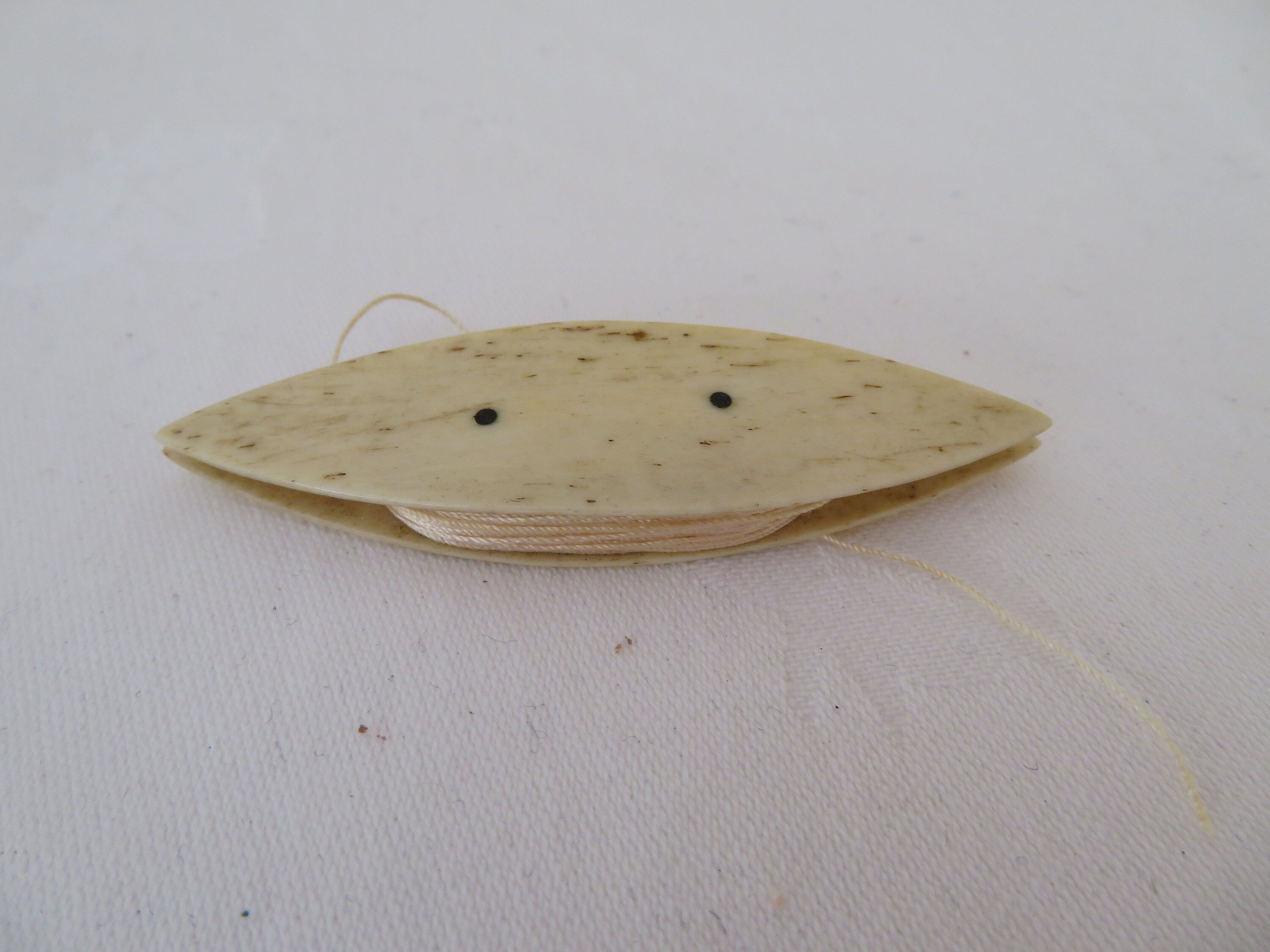 Vintage Cream Celluloid/Lucite Faux Bone Tatting Shuttle - 1930's - Tatting, Knot Work, Sewing, Needlework, Crafts, Lacemaking