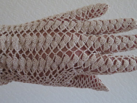 Vintage Beige Cotton Crochet Lace Wrist Gloves 19… - image 3