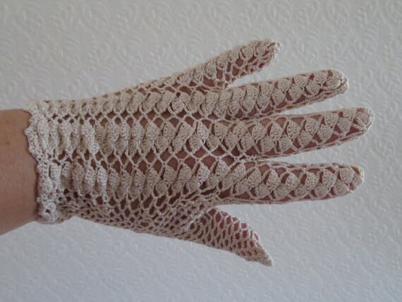 Vintage Beige Cotton Crochet Lace Wrist Gloves 19… - image 4