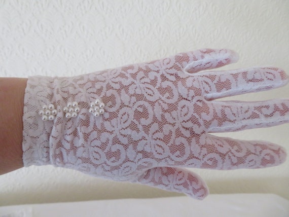 Vintage White Stretch Nylon Lace Wrist Gloves wit… - image 1