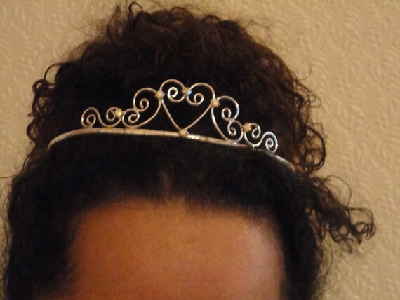 Vintage Silver Tone Heart Shaped Tiara/Crown with… - image 9