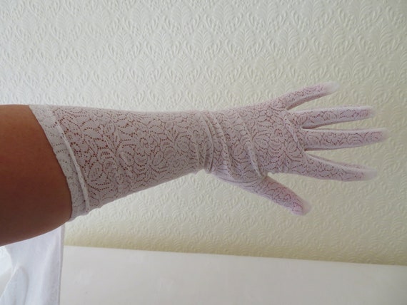 Vintage White Stretch Nylon Lace Wrist Gloves - 1… - image 1