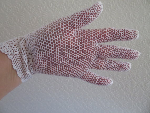 Vintage White Cotton Crochet Lace Wrist Gloves wi… - image 4