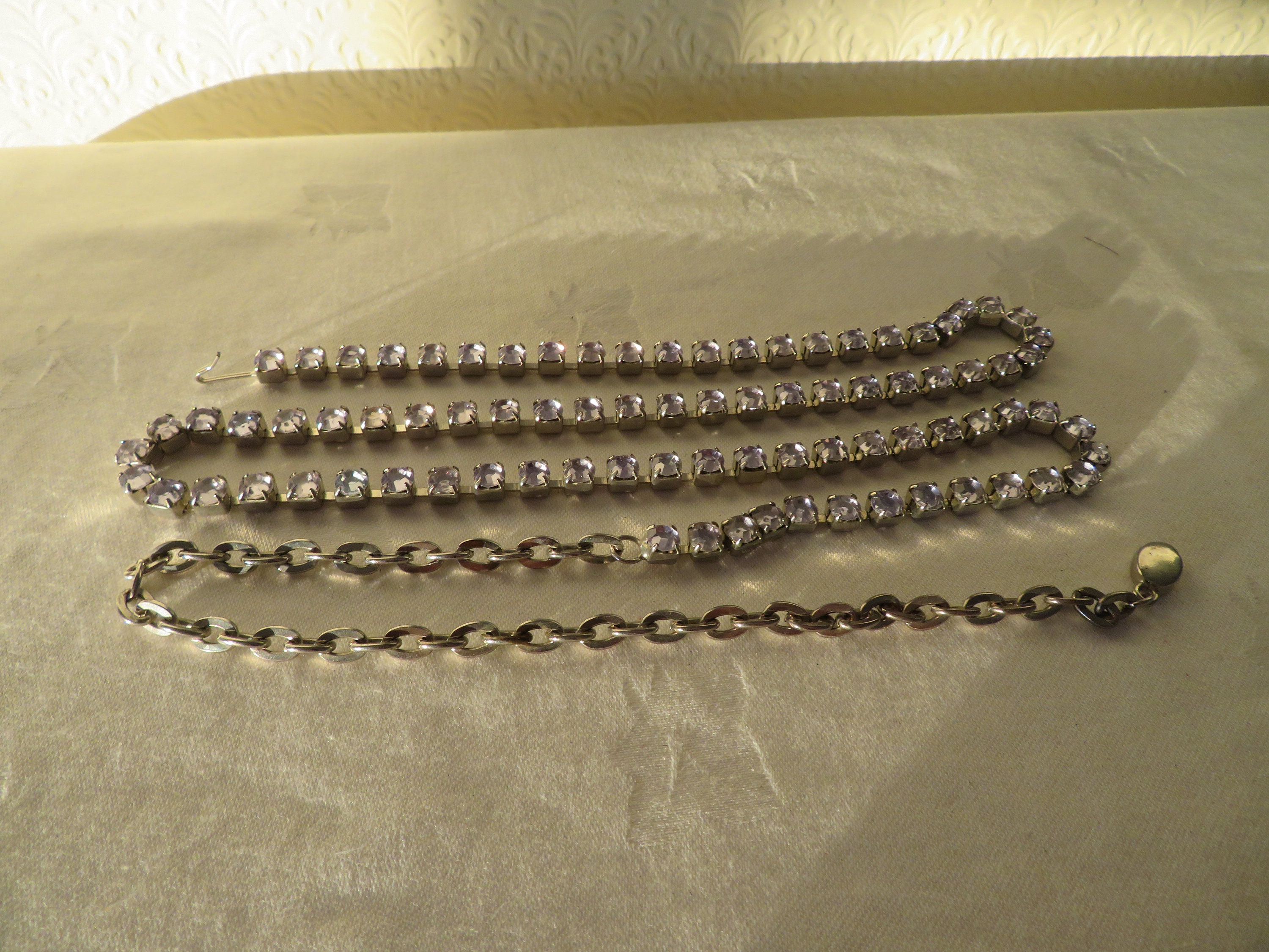 Vintage Silver Tone and Prong Set Pale Lilac Diamante  display picture 2