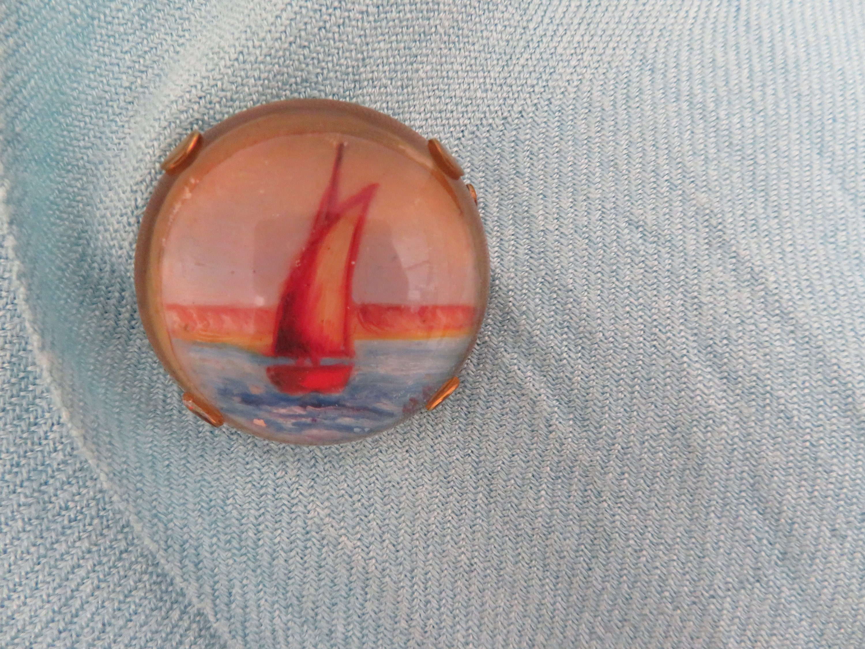 Broche Vintage Années 30 En Lucite, Décor De Bateau En Trompe-l'œil - Occasion