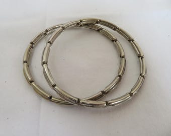 Vintage Light Silver Tone/Chrome Articulated and Expandable Spring Link Sleeve Armbands/Garters - 1950&#39;s - See Condition Report