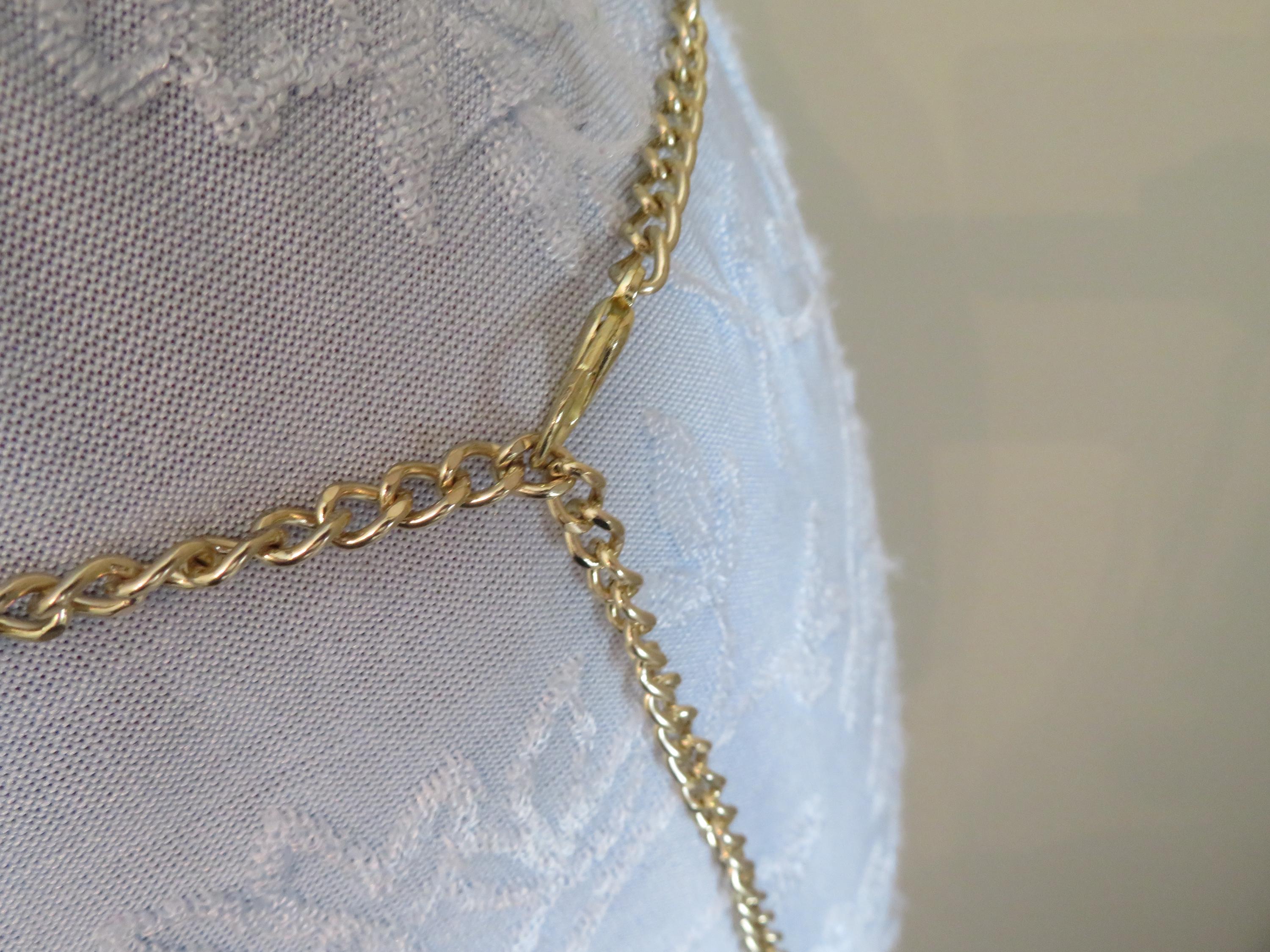 Vintage Gold Tone Curb Chain Belt - 1980 display picture 3