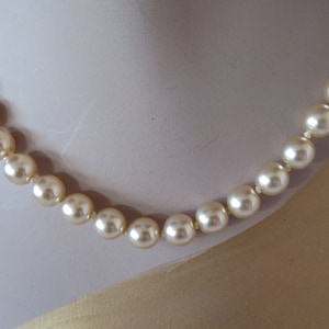 Vintage Single Strand Ivory Faux Pearl Necklace with Gold Tone Clasp - 1980&#39;s - Wedding/Bridal/Prom/Races