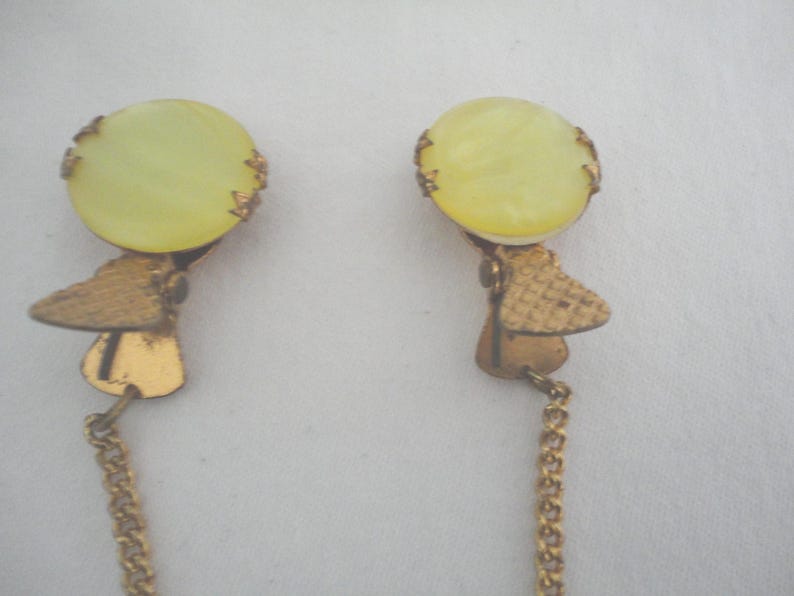 Vintage Cape/Cardigan/Sweater Brooch/Clip/Guard - Pearlised Lemon/Yellow Faux Mother of Pearl image 4