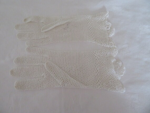 Vintage White Cotton Crochet Lace Wrist Gloves wi… - image 8