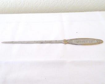 Abrecartas/papel de acero vintage y regla en pulgadas imperiales, publicidad de Primo Bentwood, Londres N4, década de 1920