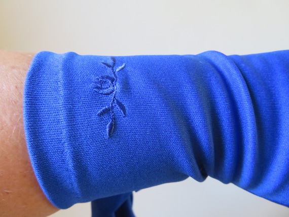 Vintage Royal Blue Stretch Nylon Over Wrist Glove… - image 2