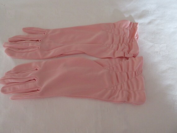 Vintage Pink Nylon Over Wrist Gloves with Ruched … - image 5