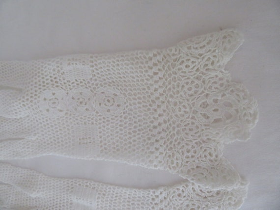 Vintage White Cotton Crochet Lace Wrist Gloves wi… - image 9