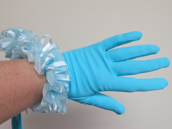 capaciteit Onderzoek Glimp Vintage Turquoise Stretch Nylon Pols handschoenen met Organza - Etsy  Nederland