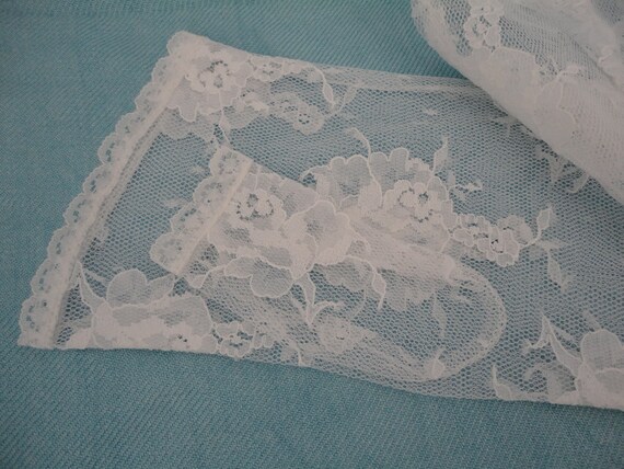 Rare Vintage White Nylon Flower Lace Below Elbow … - image 8