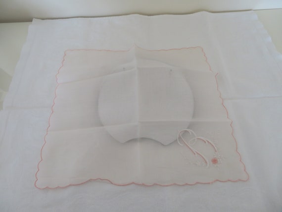 Vintage Pink Hankie/Handkerchief/Hanky with Prett… - image 1