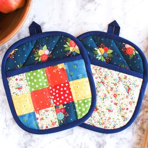 Quilted Pocket Pot Holders Sewing Tutorial and Free Pattern