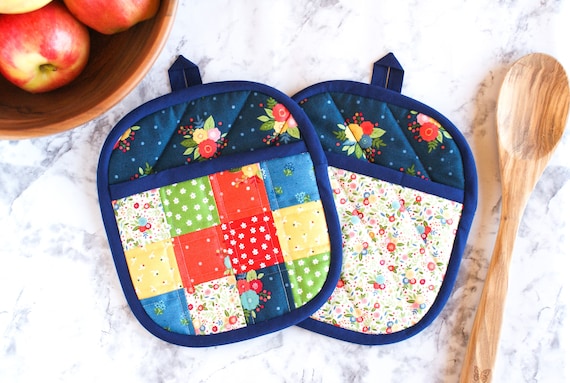 How to Make Round Quilted Potholders & Free Baking Gift Tag Printable