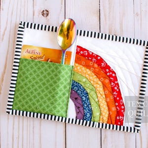 Patrón de tapete de taza arcoíris, patchwork de papel, primavera, marzo, regalo de café, hecho a mano, té, posavasos, acolchado, mini colcha