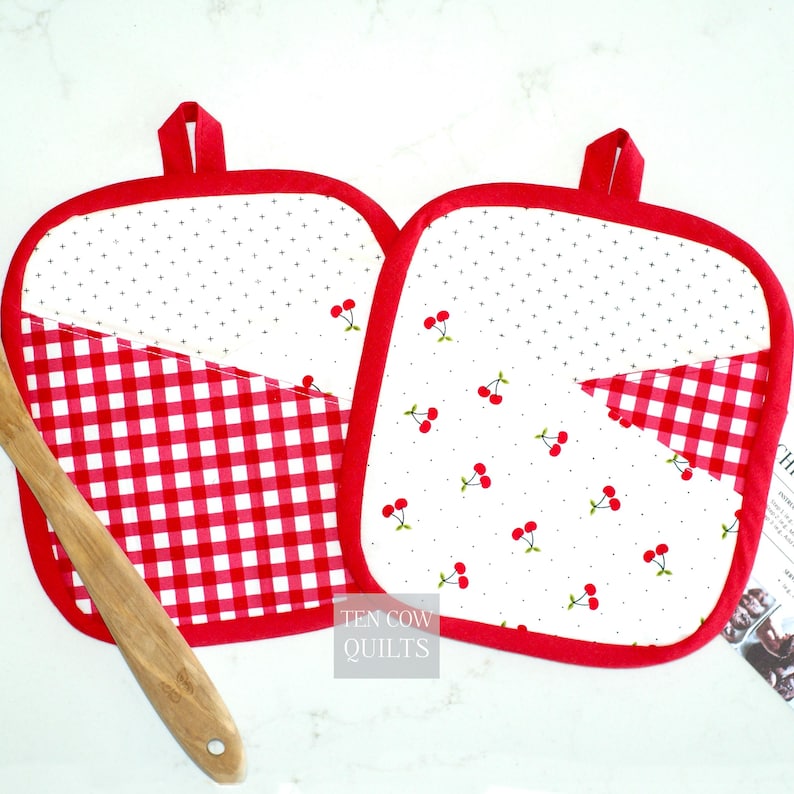 Hot Pad pattern, Folded Pockets, Two Pockets, Red Gingham, Christmas Gift Idea, DIY, Easy Beginner Sewing Pattern, PDF File