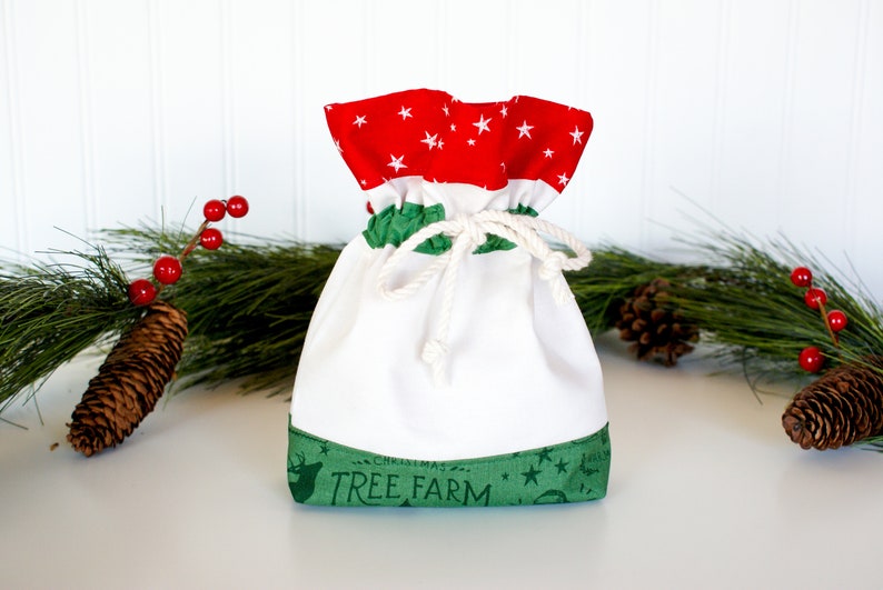 Drawstring Bag Pattern, Fabric Gift Bags, Holiday DIY Sewing, Santa Sack, Reusable, Christmas Gift Idea, Small Medium Large, Three Sizes image 3