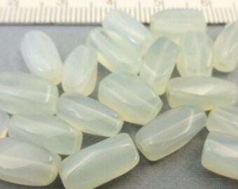 Chalcedony Twisted Oval Beads, Translucent White Green Oval Beads, Milky White for Jewelry Making