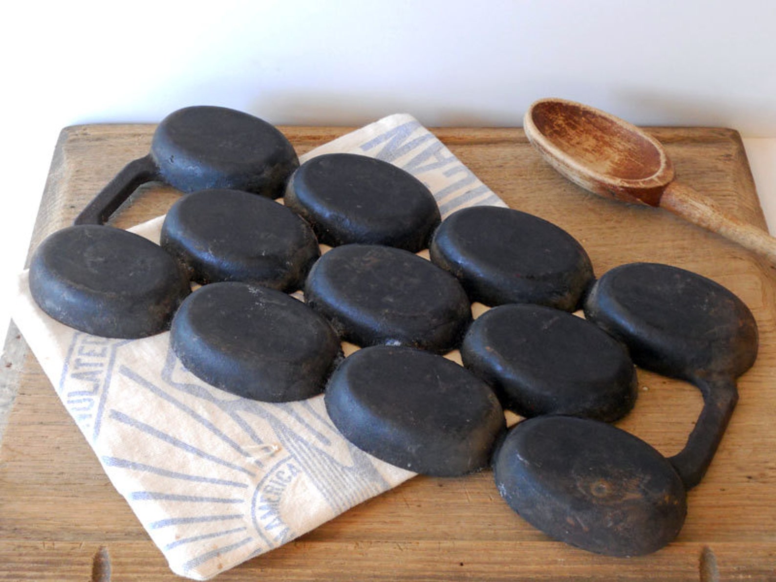 Antique Vintage 11 Cup Cast Iron Muffin Pan / Cast Iron Etsy