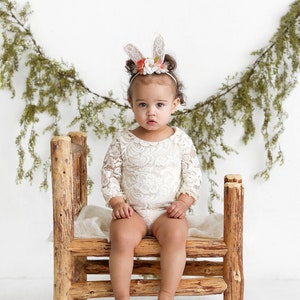 Garland - Printed Photography Backdrop - Boho Backdrop - Gender Neutral Photography Background - Portrait Photography - Boho Green Garland