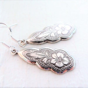 Vintage Inspired Silver Dangle Earrings Art Nouveau Style Small Silver Flower Earrings Delicate Silver Earrings Silver Pansy Earrings