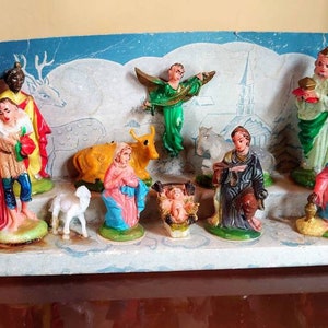 Lot de fèves porcelaine céramiques anciennes thème crèche de Noel