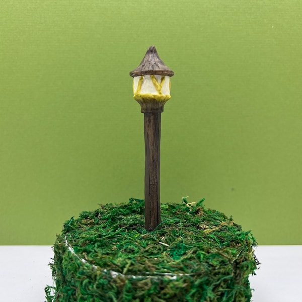 Fairy Garden Miniature Glow in the Dark Lamppost