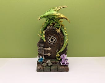 Puerta de protección con dragón LED para jardín de hadas