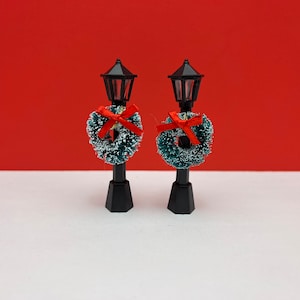 Fairy Garden Miniature Christmas Streetlights with Wreaths Set of 2