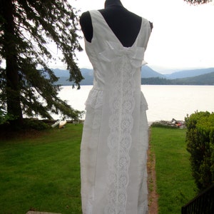 1960s White Formal Gown, Taffeta and Layers of Lace, 25 Waist image 2