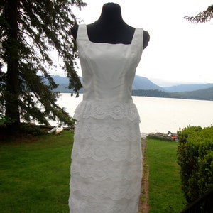 1960s White Formal Gown, Taffeta and Layers of Lace, 25&quot; Waist