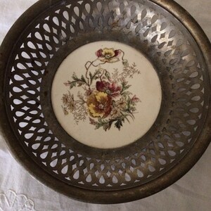 Lacy Metal Basket with Ceramic Bottom