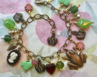 Br-109 Frog Bracelet, Frog Prince, Frog Jewellery, Kiss The Frog Fairy Tale Bracelet, Grodprinsen, Frog Gift for her, Chain Charm Bracelet